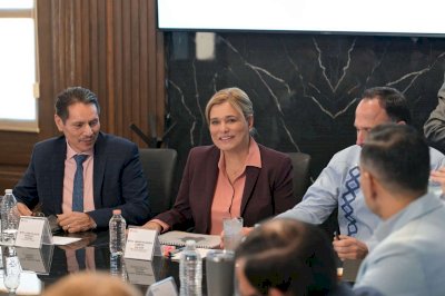 Analiza Maru Campos programas y avances con Gabinete estatal 