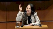 Quien da la espalda da las nalgas: Beatriz Navarro en el Senado
