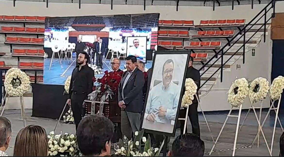 Despiden a Marco Licón con ceremonia en el Gimnasio Universitario
