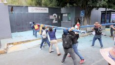 Toma Cnte oficinas de la SEP y quema mobiliario 
