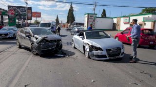 Omite alto y provoca choque en cruce de la Bustamante y Tecnológico