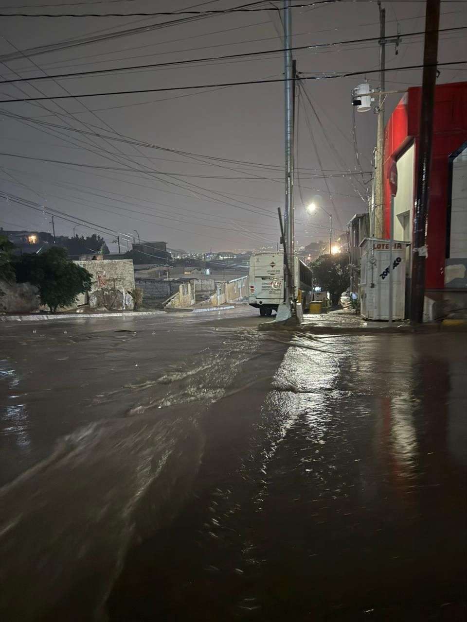 Provoca lluvias 18 emergencias en distintos sectores 