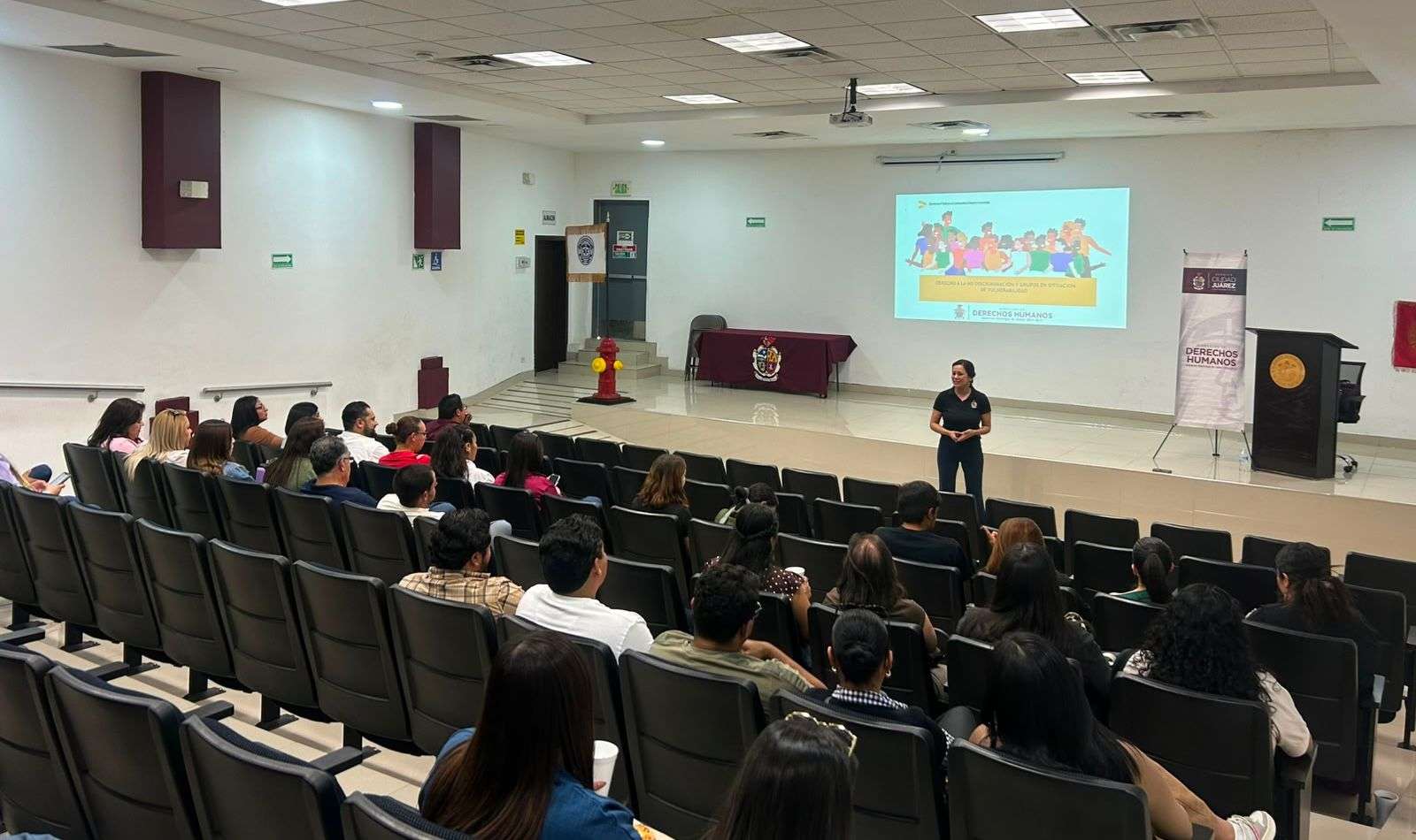 Capacitan en Derechos Humanos a personal de Desarrollo Urbano