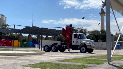 Instalan estructuras para el Fan Fest del Mundial en el Ángel