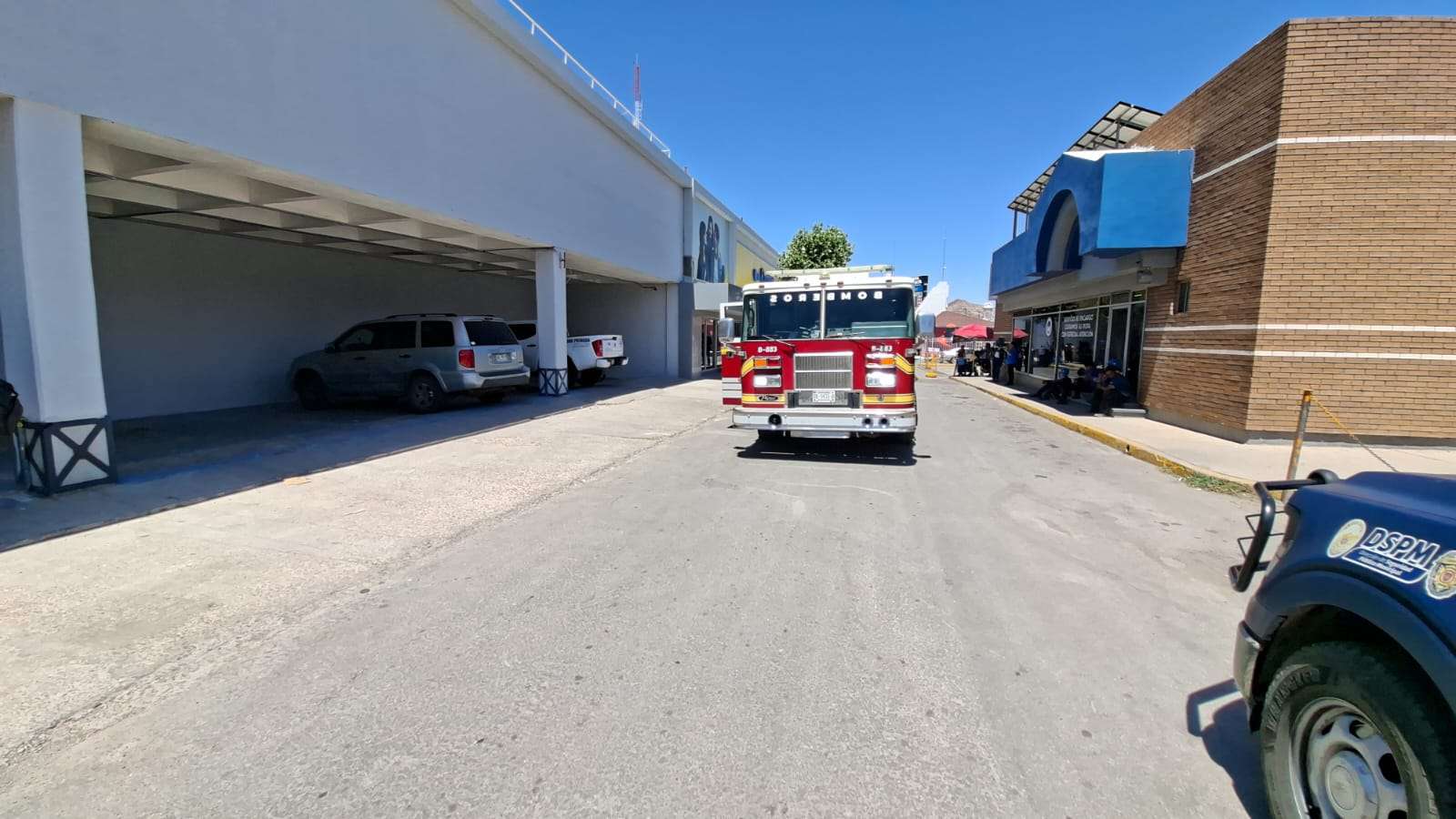 Desalojan Coppel de Plaza Vallarta por reporte de fuga de gas