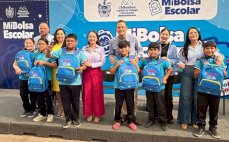 Entrega Marco Bonilla kits escolares con inversión de 41 mdp