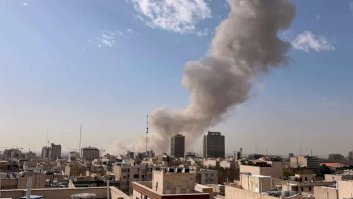 Retoma EU bombardeos contra Irán 
