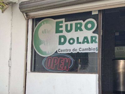 Baja el dólar a $17.30 en casa de cambio Euro Dólar 