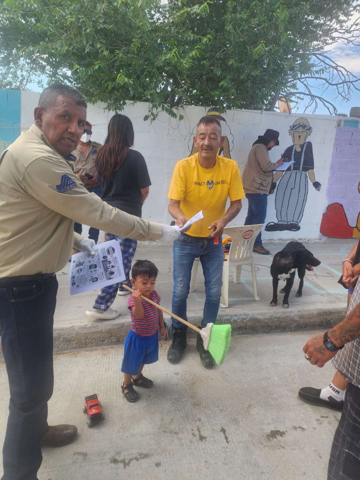 Realizan fumigaciones para combatir la rickettsia y el dengue