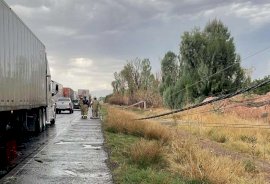 Dejan lluvias y fuertes vientos sin luz a todo Julimes