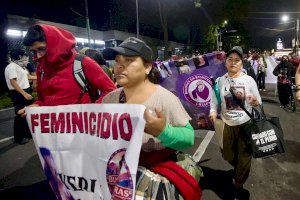 Marchan madres buscadoras previo a inicio del Mundial en Cdmx