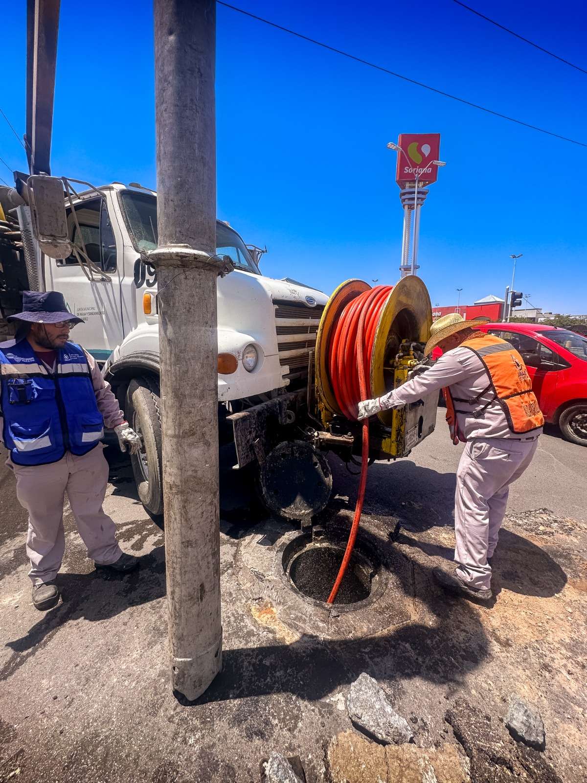 Reparan hundimiento de Tecnológico y Cesáreo Santos 