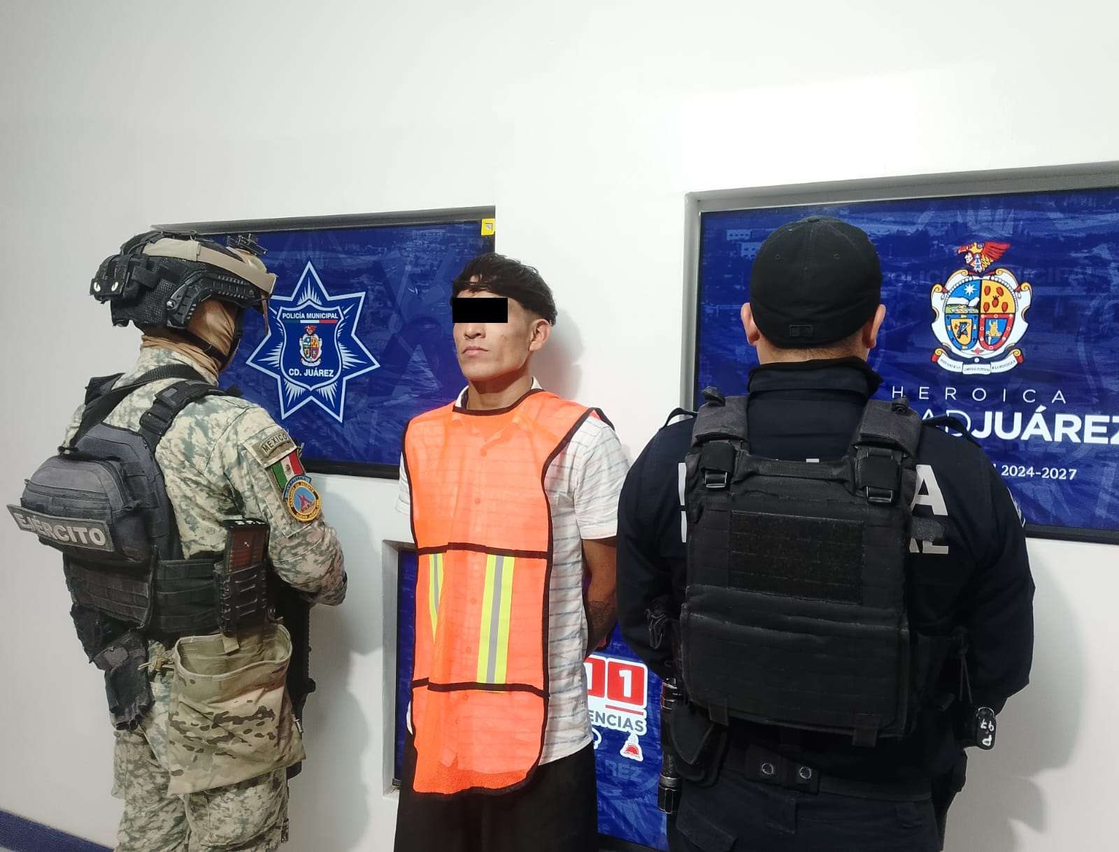 Detienen a hombre con dos ordenes de aprehensión pendientes 