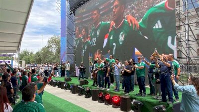 Entonan el Himno Nacional y ovacionan entrada de la Selección Mexicana