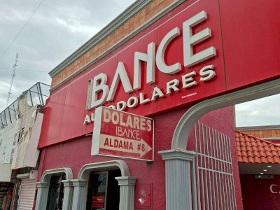 Baja el dólar a $17.30 en casa de cambio Ibance 