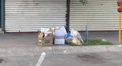 Vuelve a invadir la basura las calles del primer cuadro de la ciudad