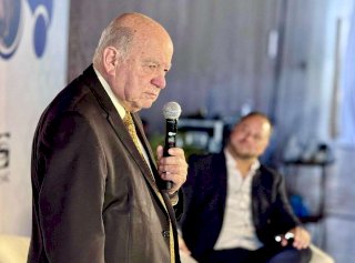 Ninguna fuerza política tiene la verdad absoluta: Insulza