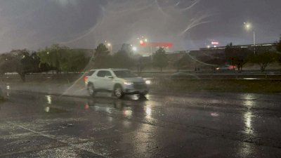 Azota fuerte lluvia a la ciudad de Chihuahua 