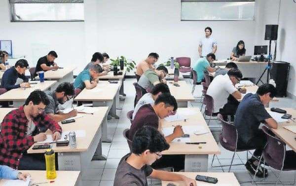 Buscan 26 estudiantes una beca para estudiar IA en Taiwan