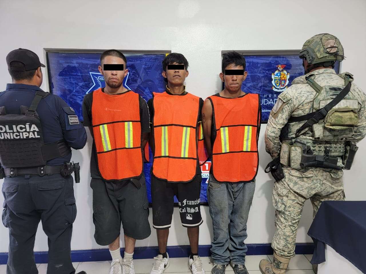Detienen a tres con fusil de postas y droga; los investigan por robo