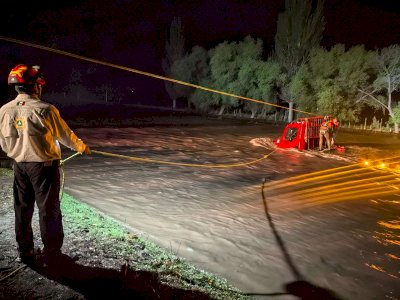 Rescatan a 4 personas arrastradas por la corriente en Bocoyna
