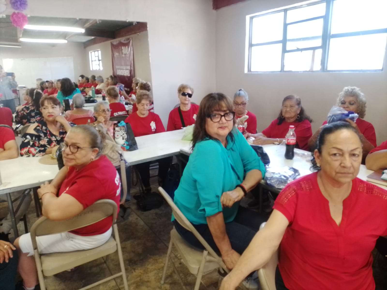 Imparten taller de derechos humanos a personas mayores