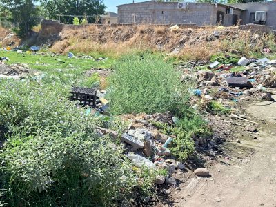 Denuncian foco de infección en arroyo de la colonia Nombre de Dios