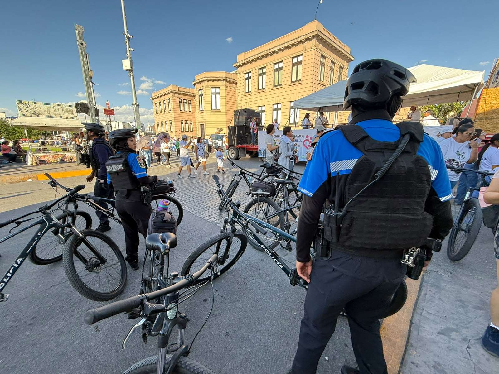 Arresta policia municipal a cinco por riña en el centro