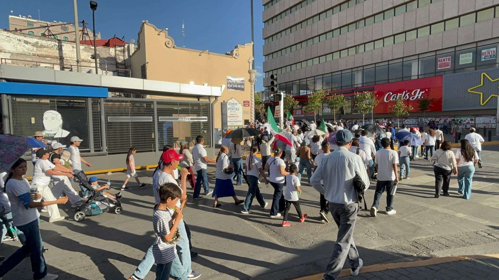 Arriba la marcha por la Vida y la Familia a Plaza de Armas