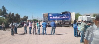 Entregan 100 toneladas de alimento para ganado en Lázaro Cárdenas