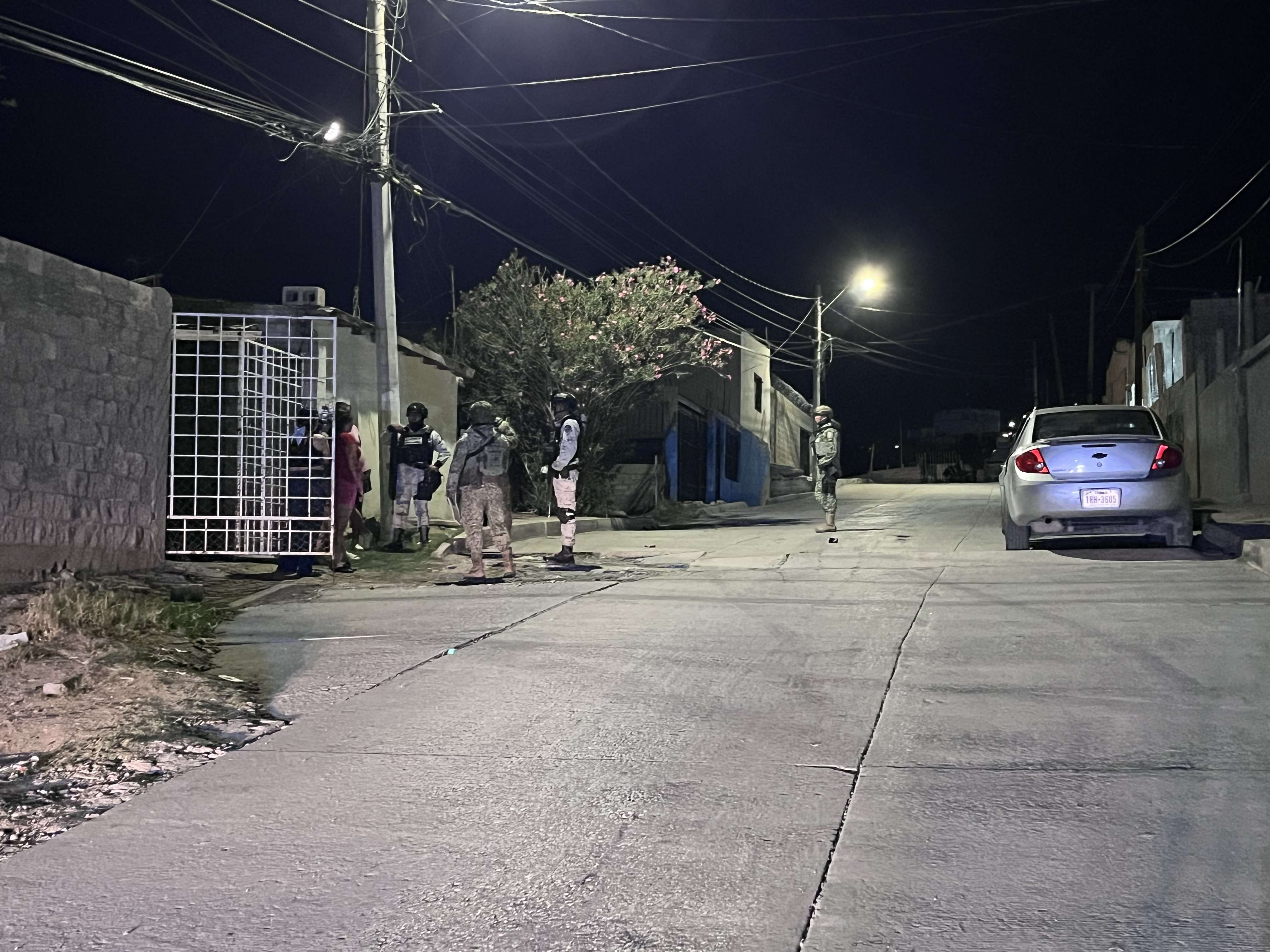 Atacan a balazos a hombre y logra llegar a casa de familiares para pedir ayuda