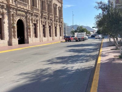 Pintan guarniciones en la Aldama para mejorar seguridad peatonal