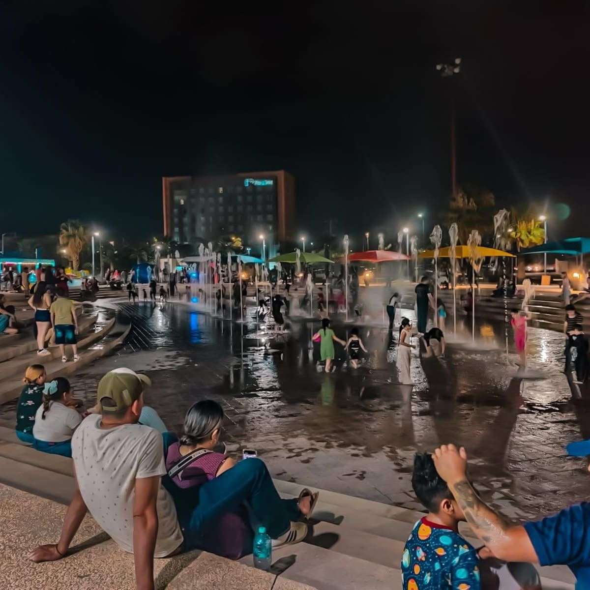 Amplían horario de fuentes danzarinas en Parque Central