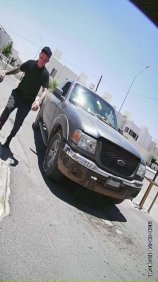 Roban vivienda en Paseo de los Leones y escapan en pickup