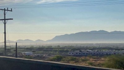 Cubre densa capa de contaminación la zona sur de la ciudad 