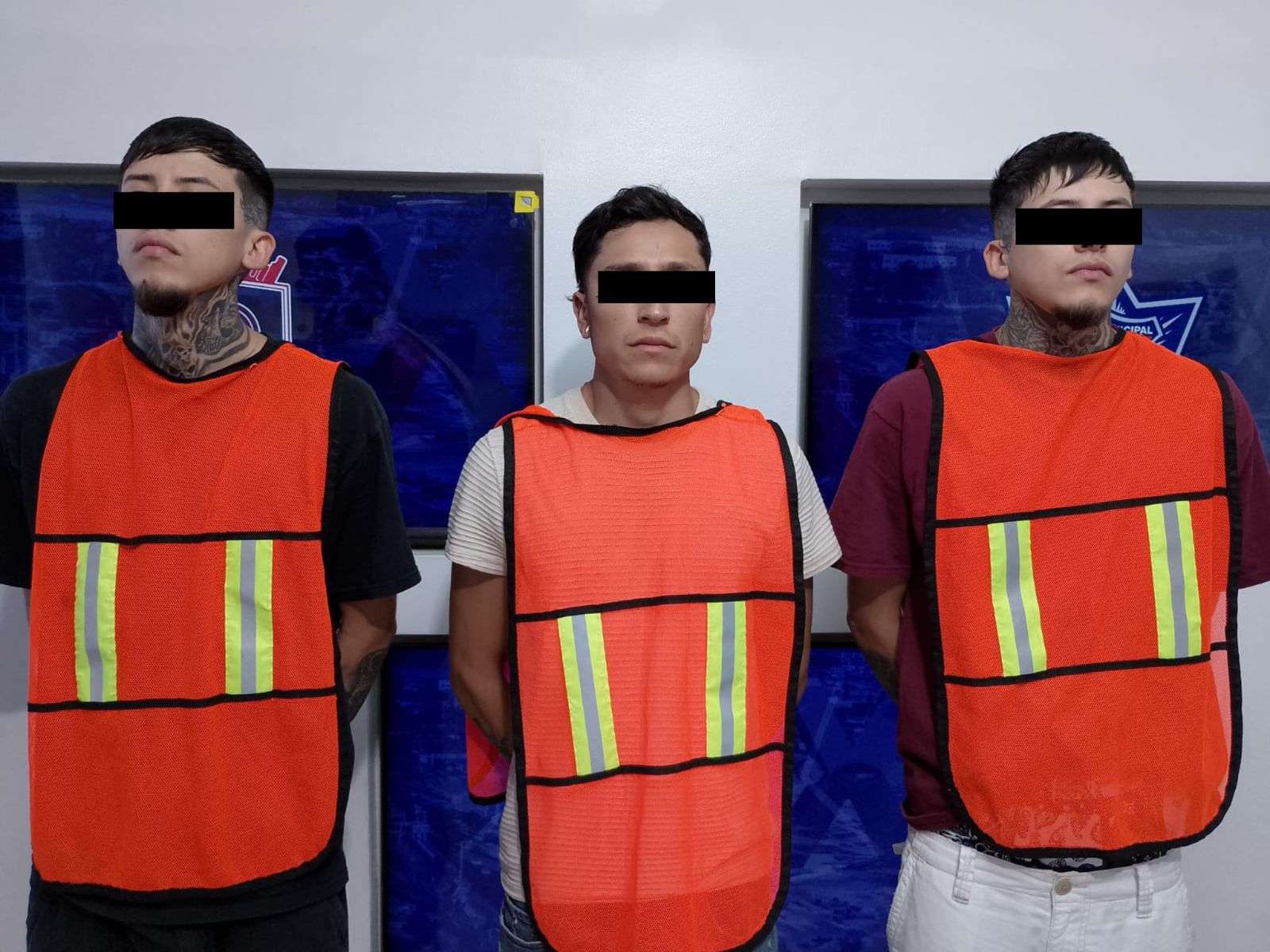 Detienen a tres hombres tras oponerse a revisión; los investigan por robo