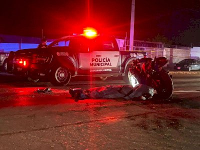 Muere motociclista al ser arrollado por un auto en el Toledano 