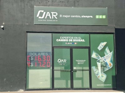 Baja el dólar a $17.20 en casa de cambio JAR