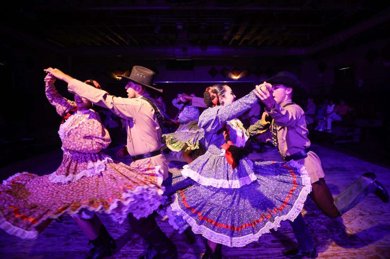 Danza folklórica llena de tradición el Centro Municipal de las Artes