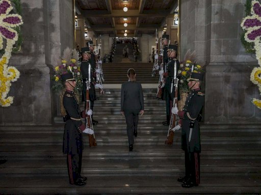 Asegura NYT que politicos morenistas ofrecen información a EU