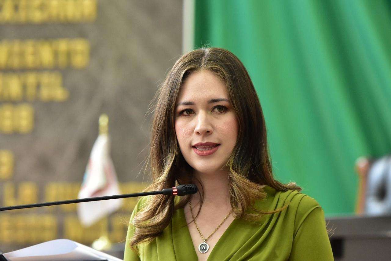 Denuncia diputada crisis hídrica y estancamiento económico en Parral