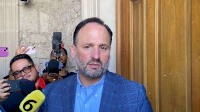 No me detengo a escuchar comentarios negativos: Santiago 
