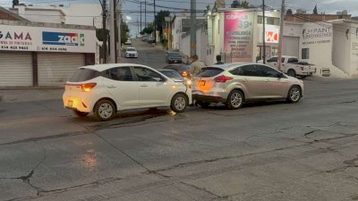 Deja fuerte choque un lesionado en la Juan Escutia