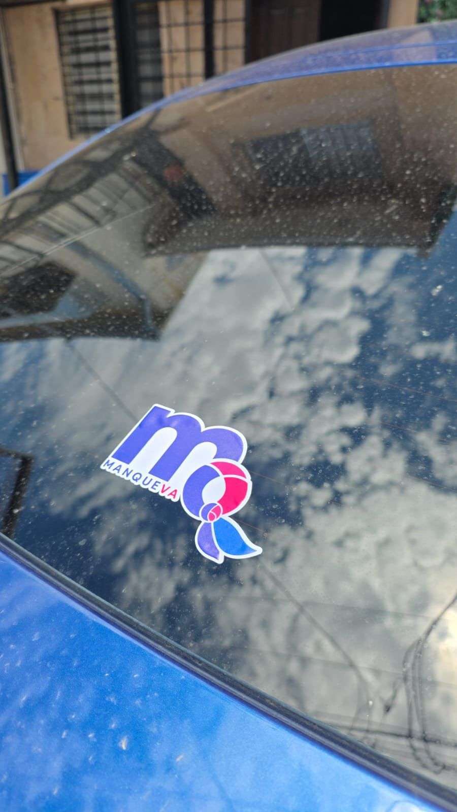 Aparece nuevo sticker Manque Va en vehículos de Chihuahua