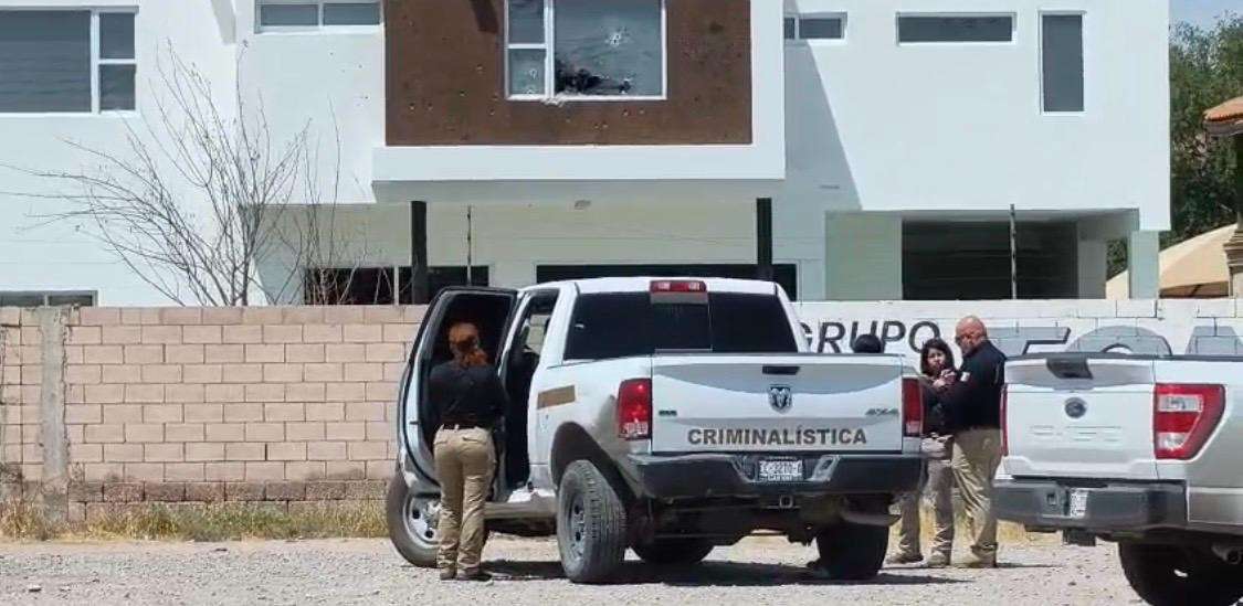 Balean vehículo de agente ministerial afuera de su casa 