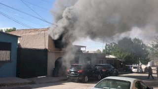 Consume voraz incendio vivienda en la colonia Rosario 