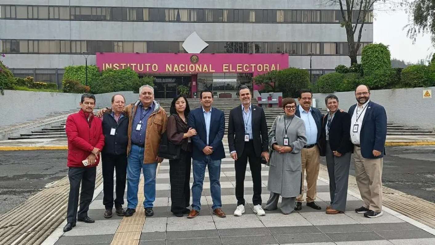 Entregan a Somos México certificación de registro como nuevo partido
