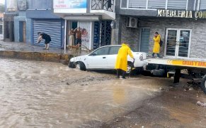 Registra Parral 22.8 milímetros de lluvia en el lapso de una hora 