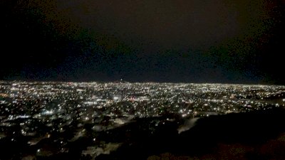 Cae lluvia ligera en diversas zonas de la ciudad durante la noche