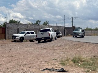 Recuperan vehículo robado luego de persecución en Rancho Enmedio
